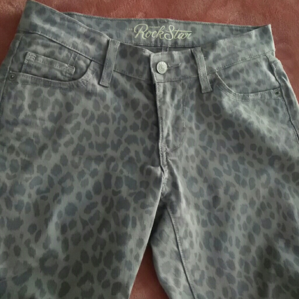 Old Navy Rockstar  skinny Jeans - Picture 2 of 3